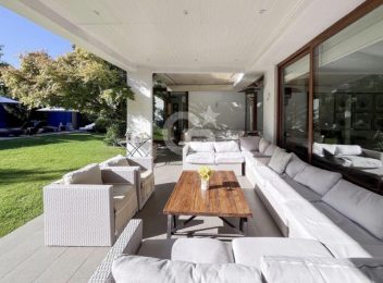 Casa Mediterránea En Los Trapenses, Cercana A Colegios