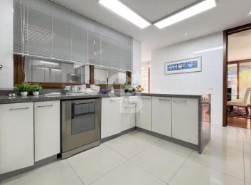 Casa Mediterránea En Los Trapenses, Cercana A Colegios