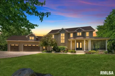 16996 Grandview Dr, Petersburg, IL 62675